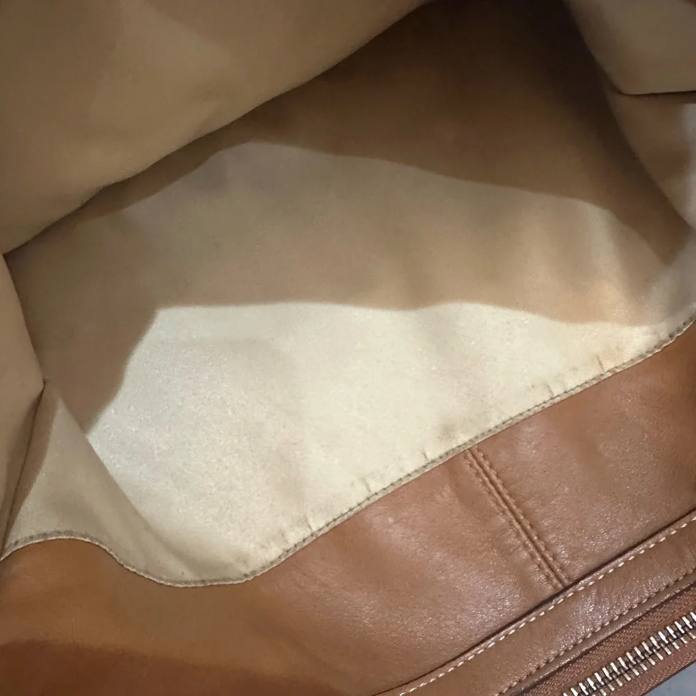 Coach leather crossbody bag tan w adjustable strap - Picture 6 of 8